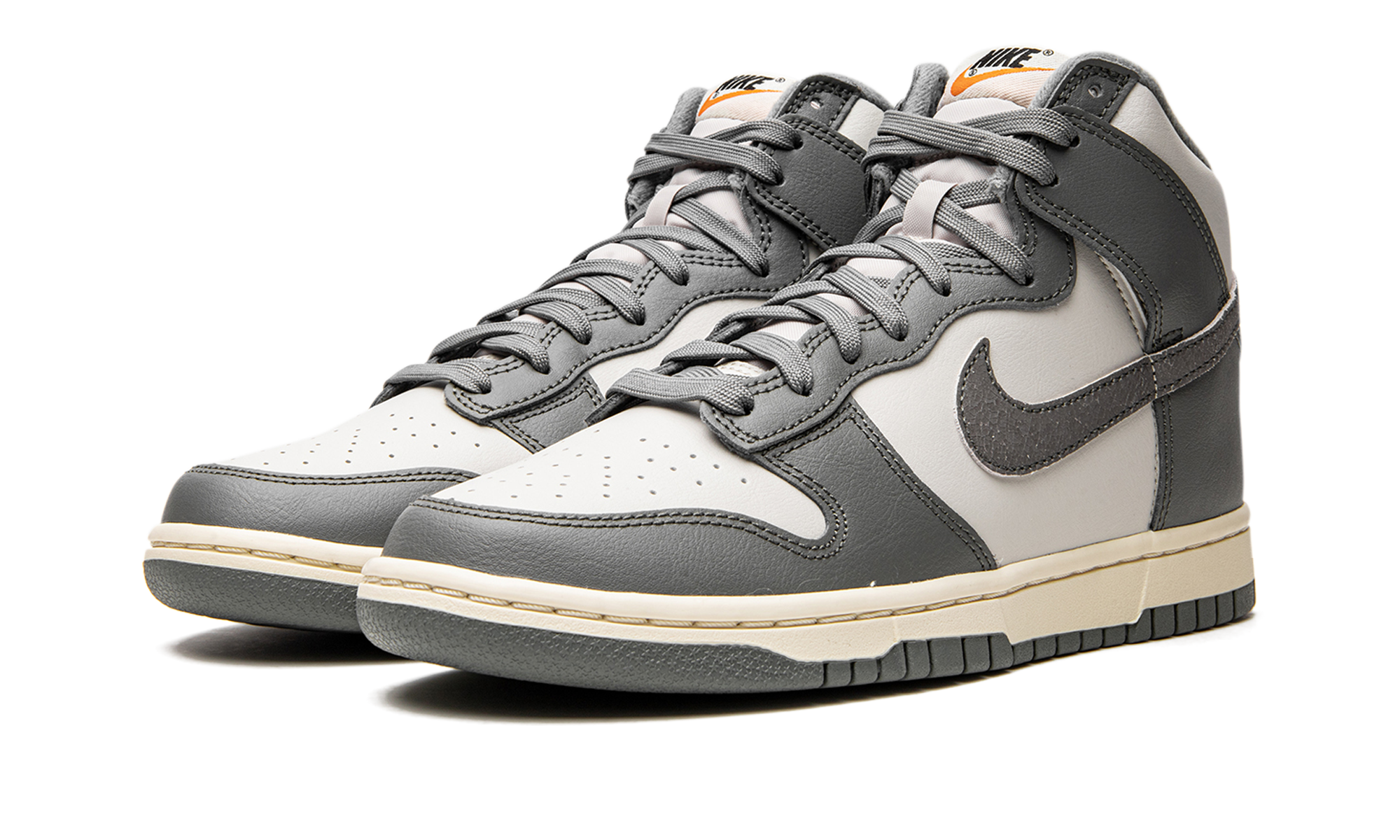 Dunk High "Light Bone / Tumbled Grey"