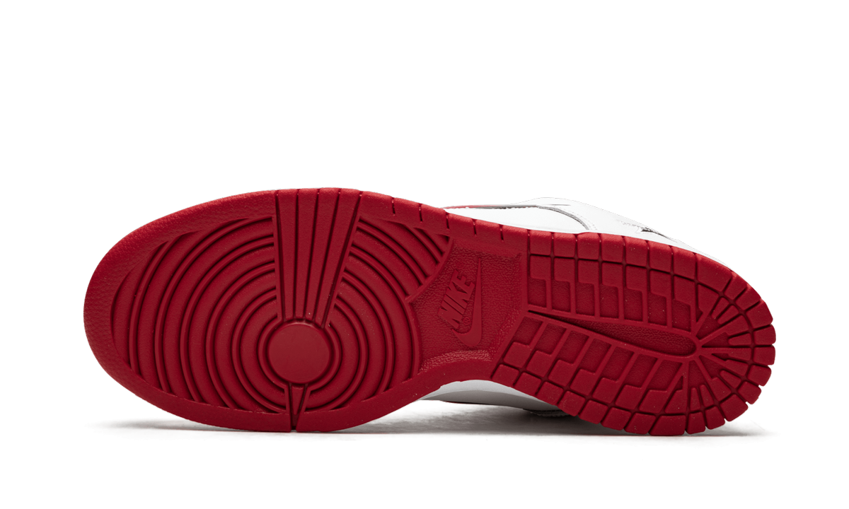 SB Dunk Low "Supreme - Jewel Swoosh Rojo/Blanco"
