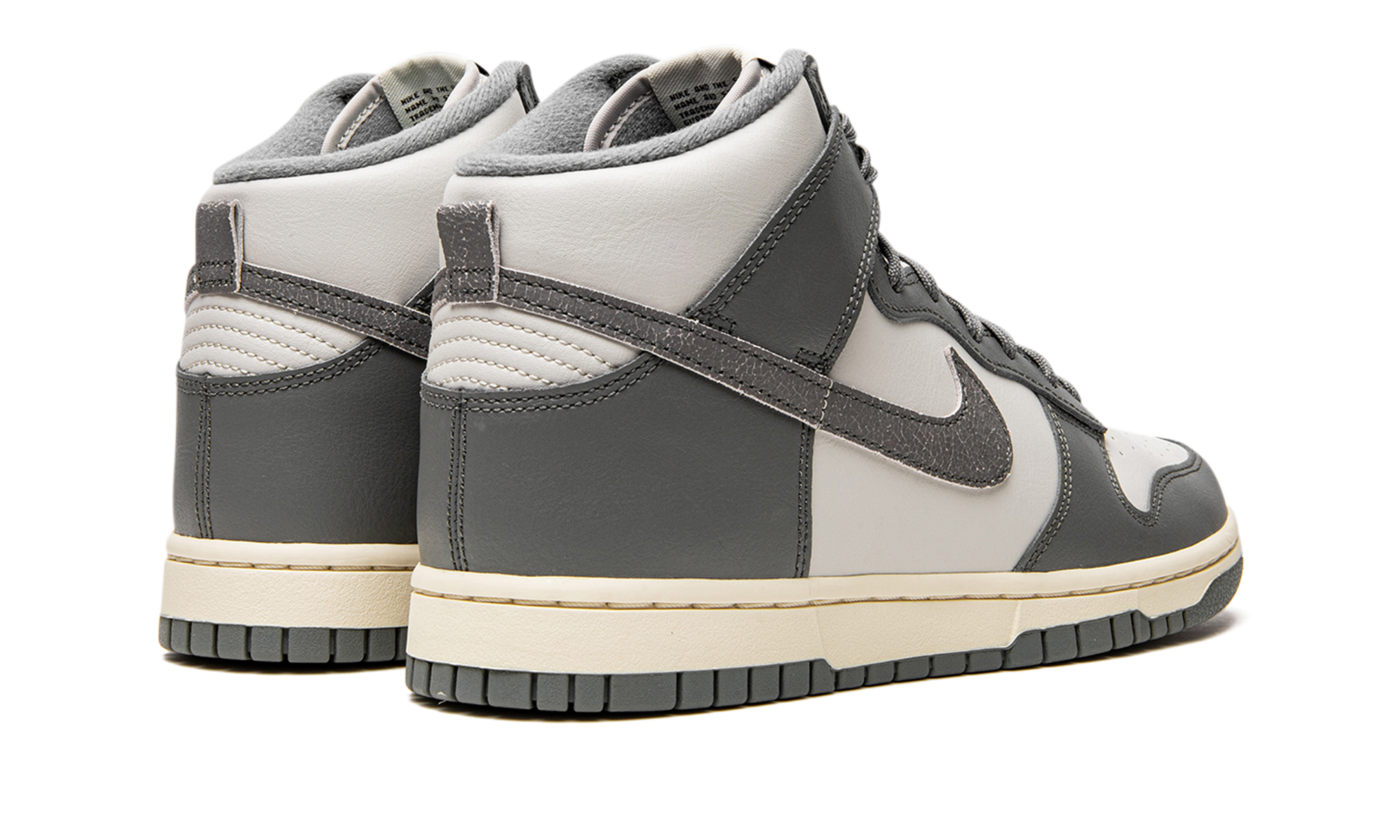Dunk High "Light Bone / Tumbled Grey"