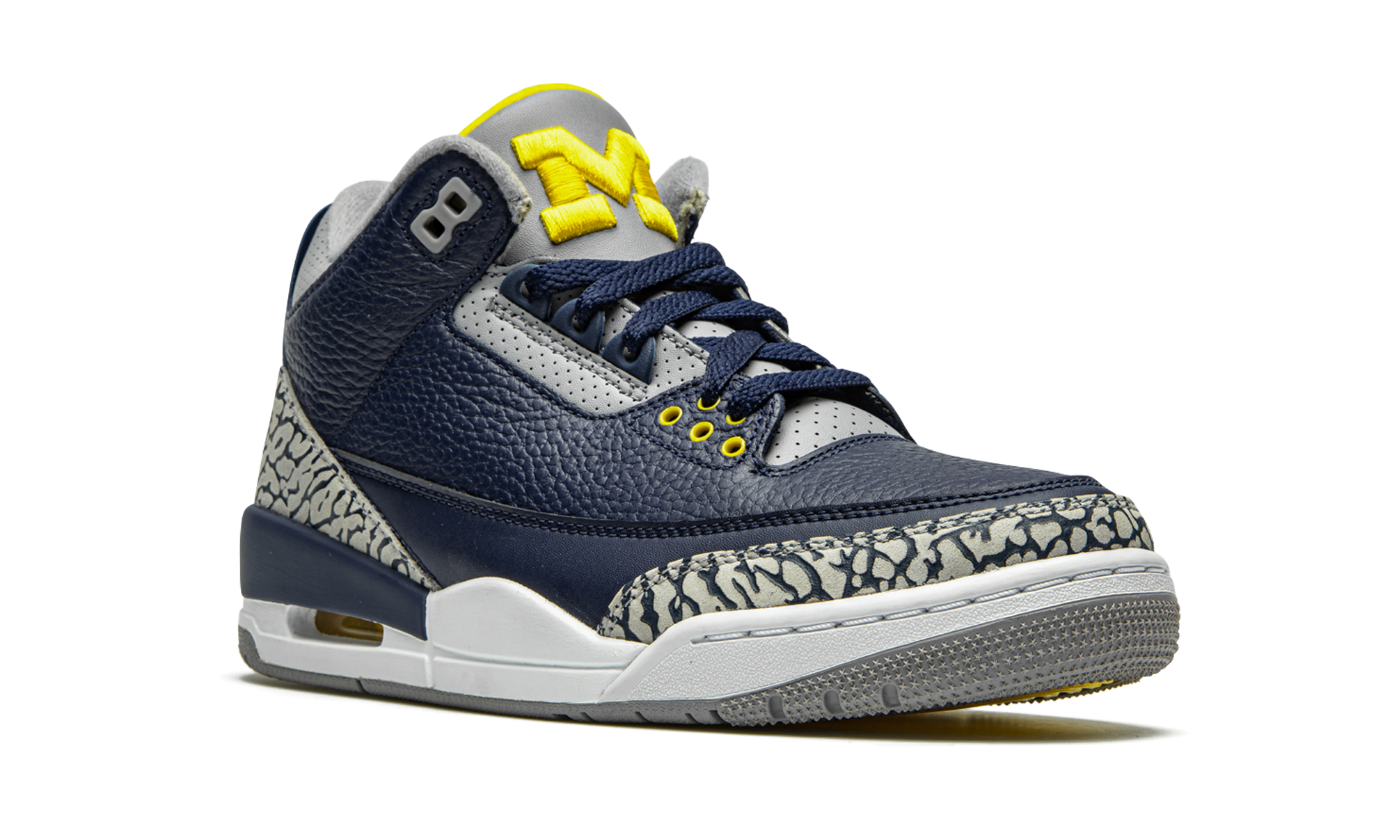 Air Jordan 3 Retro PE "Michigan"