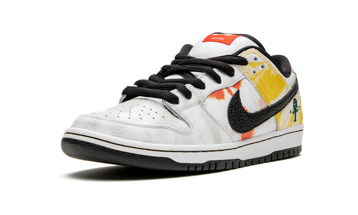 SB Dunk Low "Tie-Dye Rayguns 2019 - White"