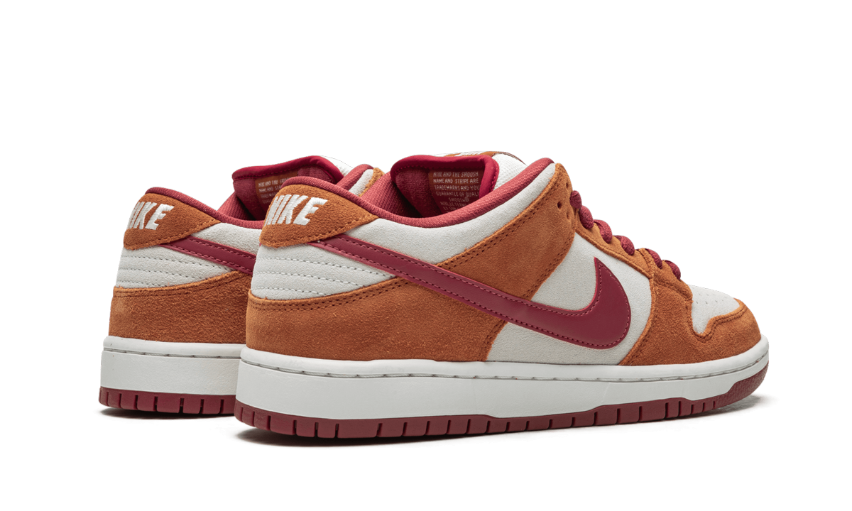 SB Dunk Low Pro "Rojo oscuro"