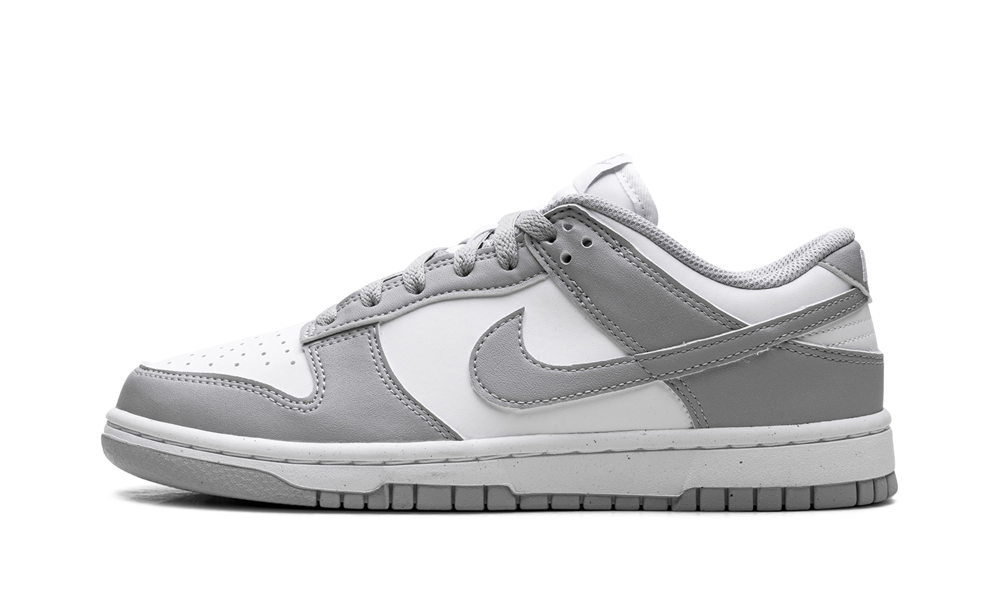 Dunk Low Next Nature WMNS "Light Smoke Grey"