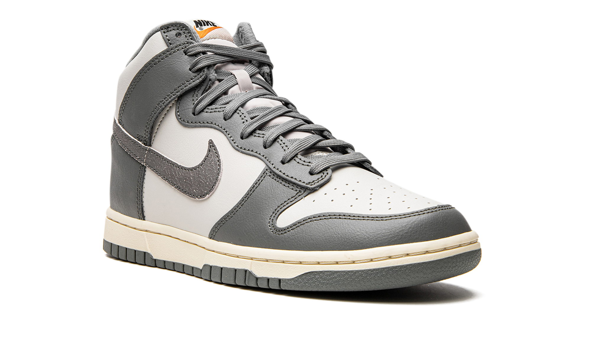 Dunk High "Light Bone / Tumbled Grey"