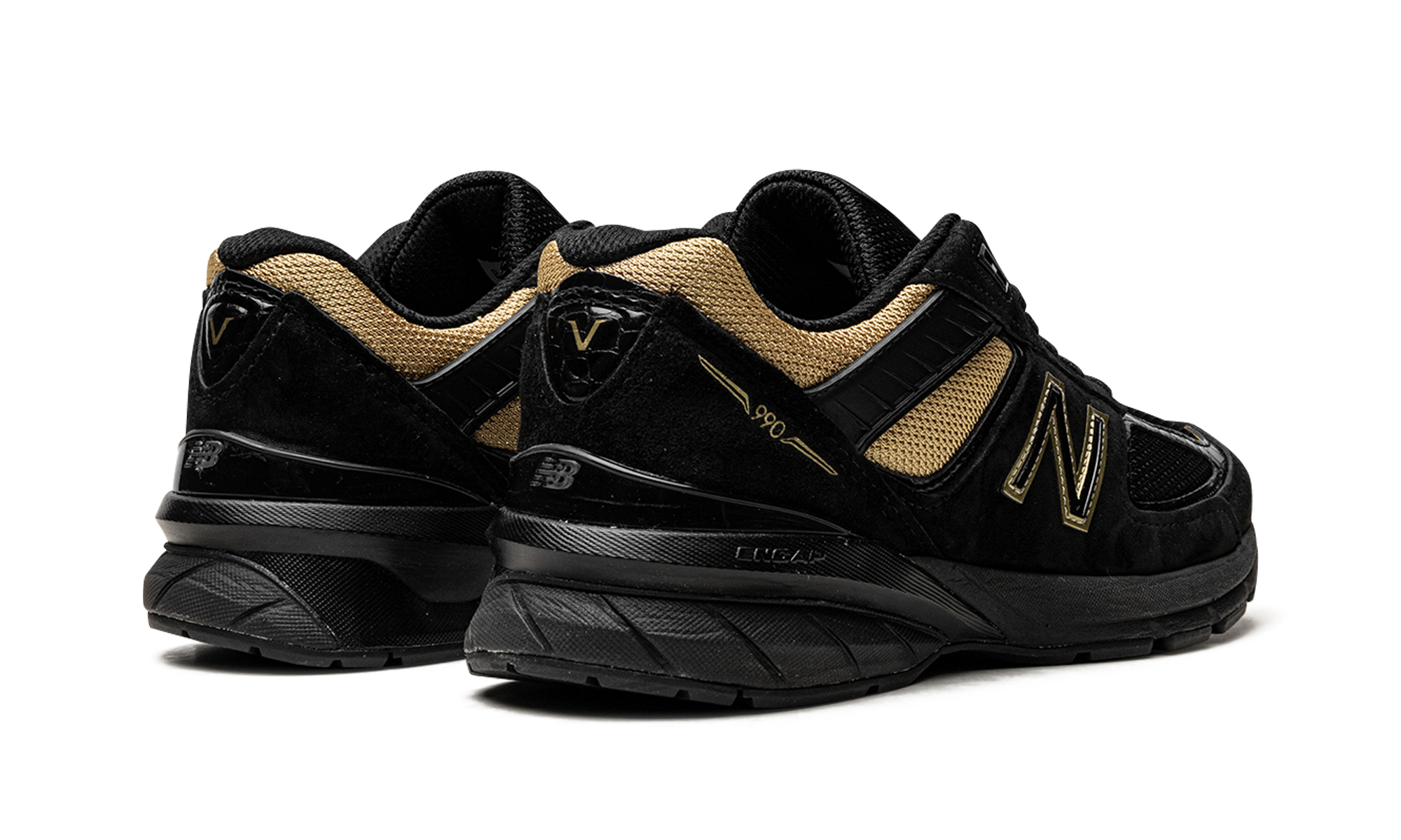 990v5 "Black / Gold"