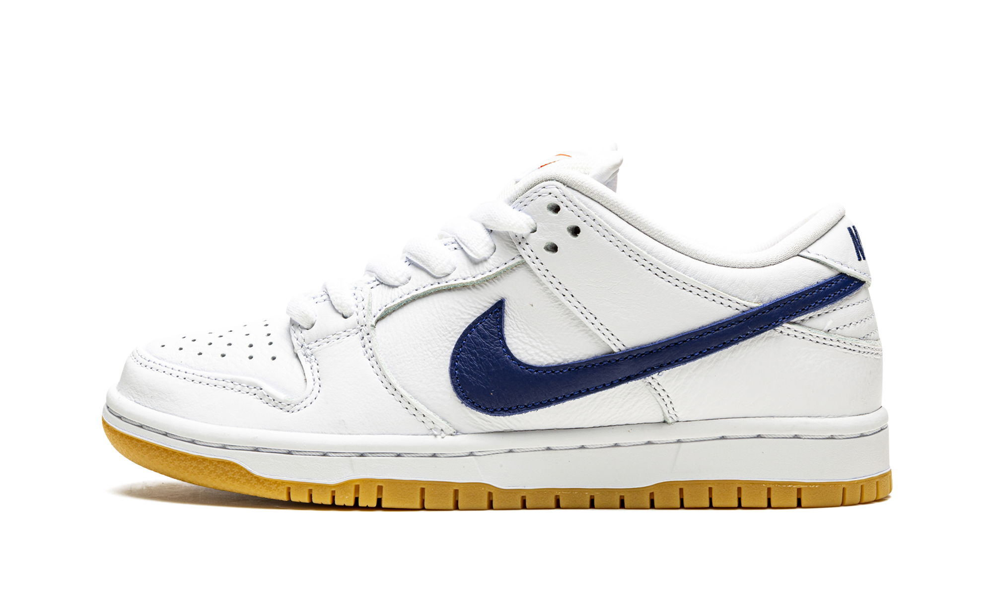 SB Dunk Low Pro Iso "Etiqueta Naranja - Blanco/Azul Marino"