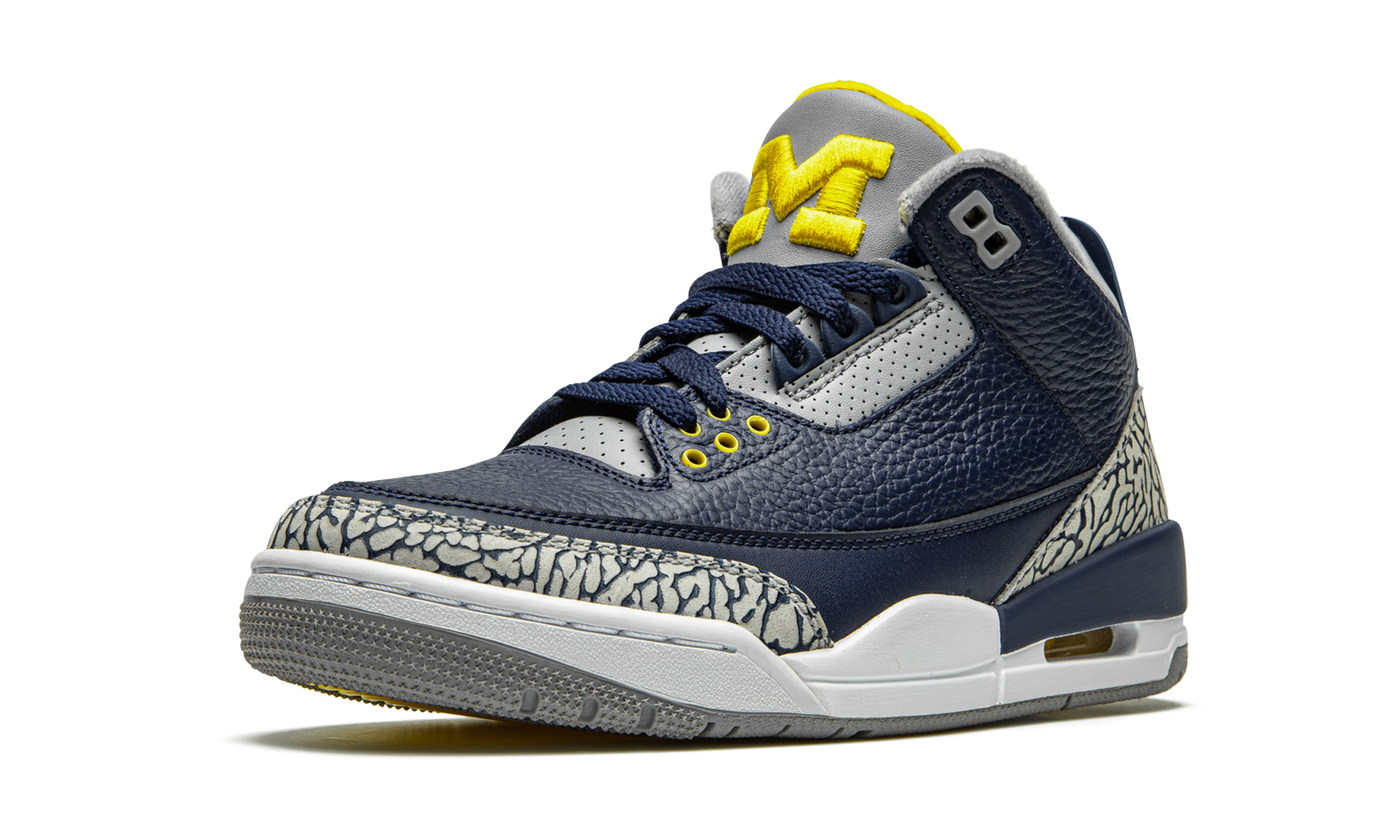 Air Jordan 3 Retro PE "Michigan"