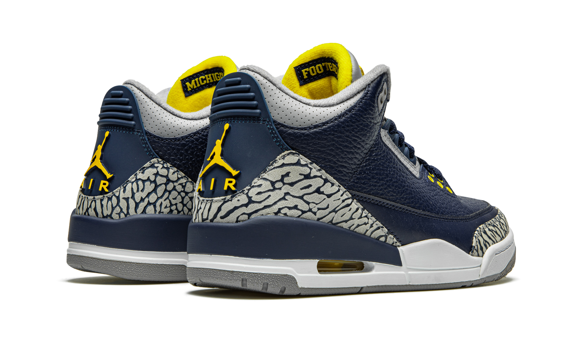 Air Jordan 3 Retro PE "Michigan"