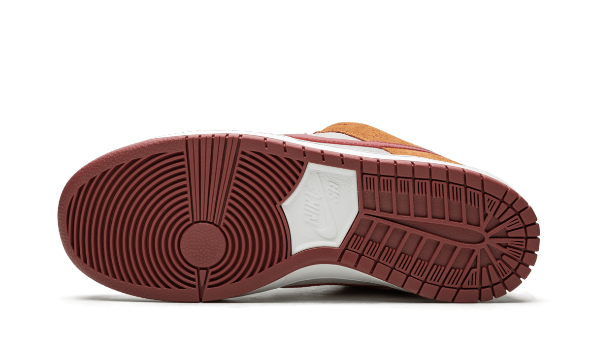 SB Dunk Low Pro "Rojo oscuro"