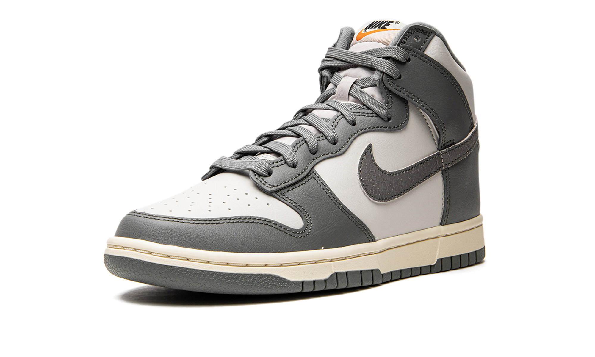 Dunk High "Light Bone / Tumbled Grey"