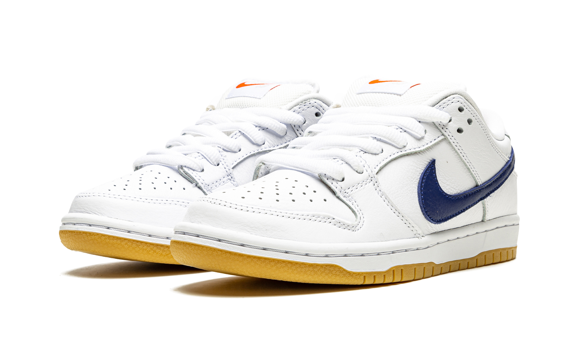 SB Dunk Low Pro Iso "Etiqueta Naranja - Blanco/Azul Marino"