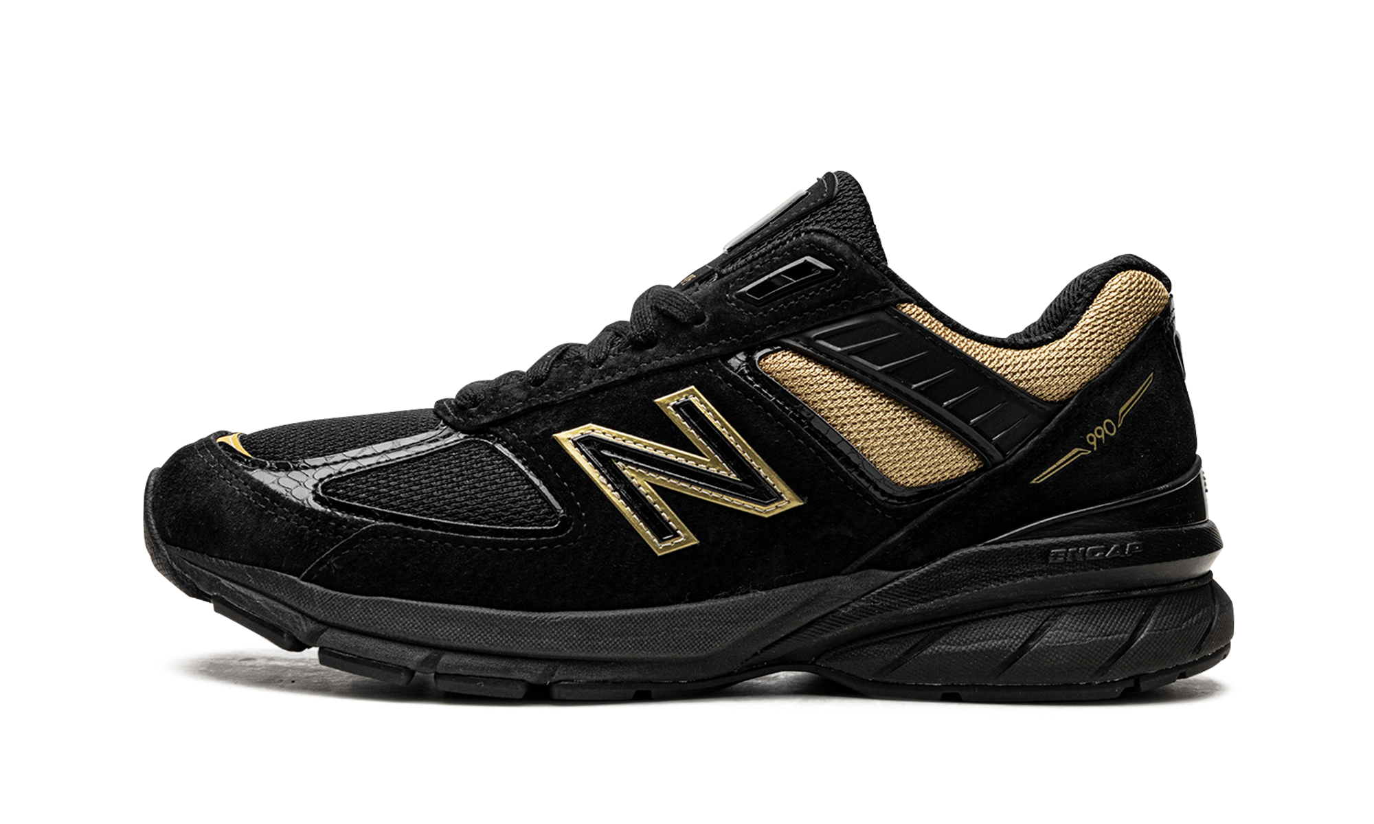 990v5 "Black / Gold"