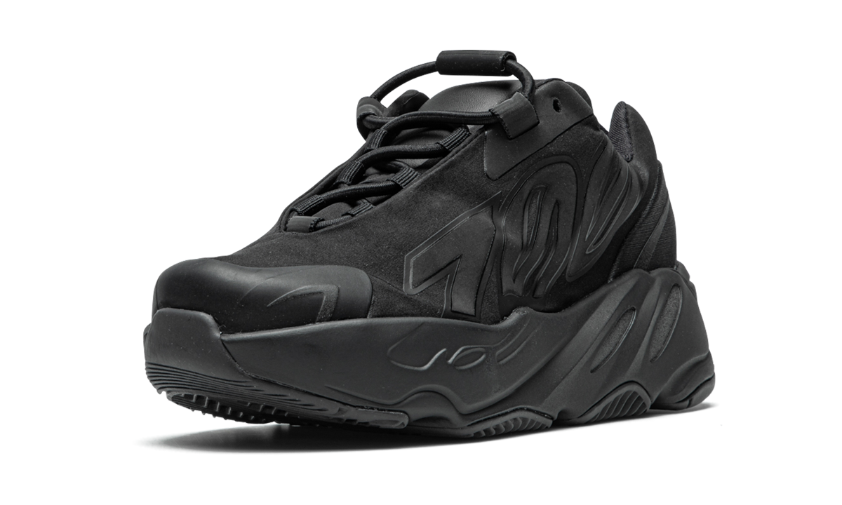 Yeezy Boost 700 MNVN Kids "Triple Black"