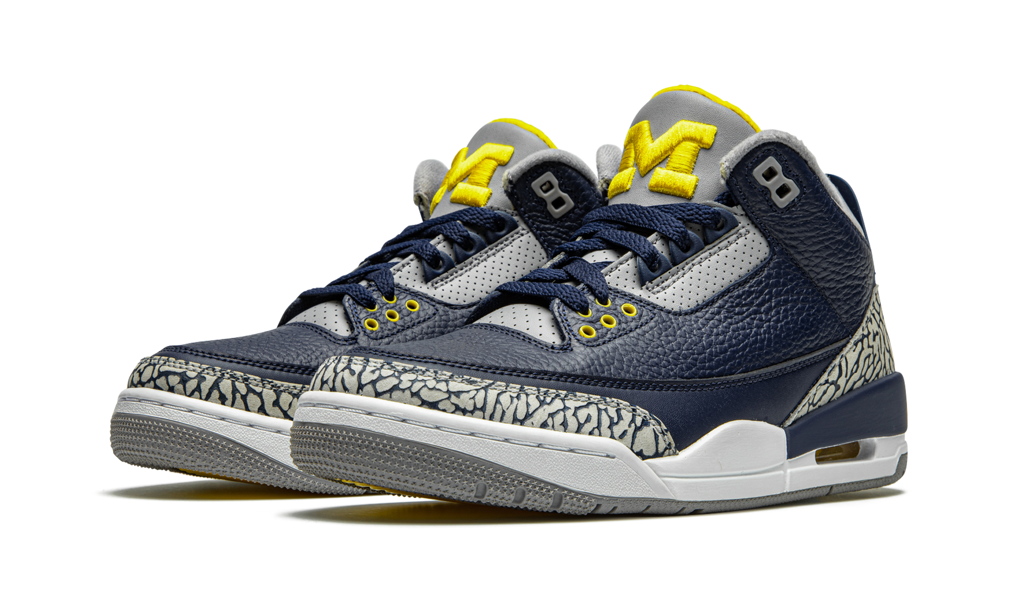 Air Jordan 3 Retro PE "Michigan"