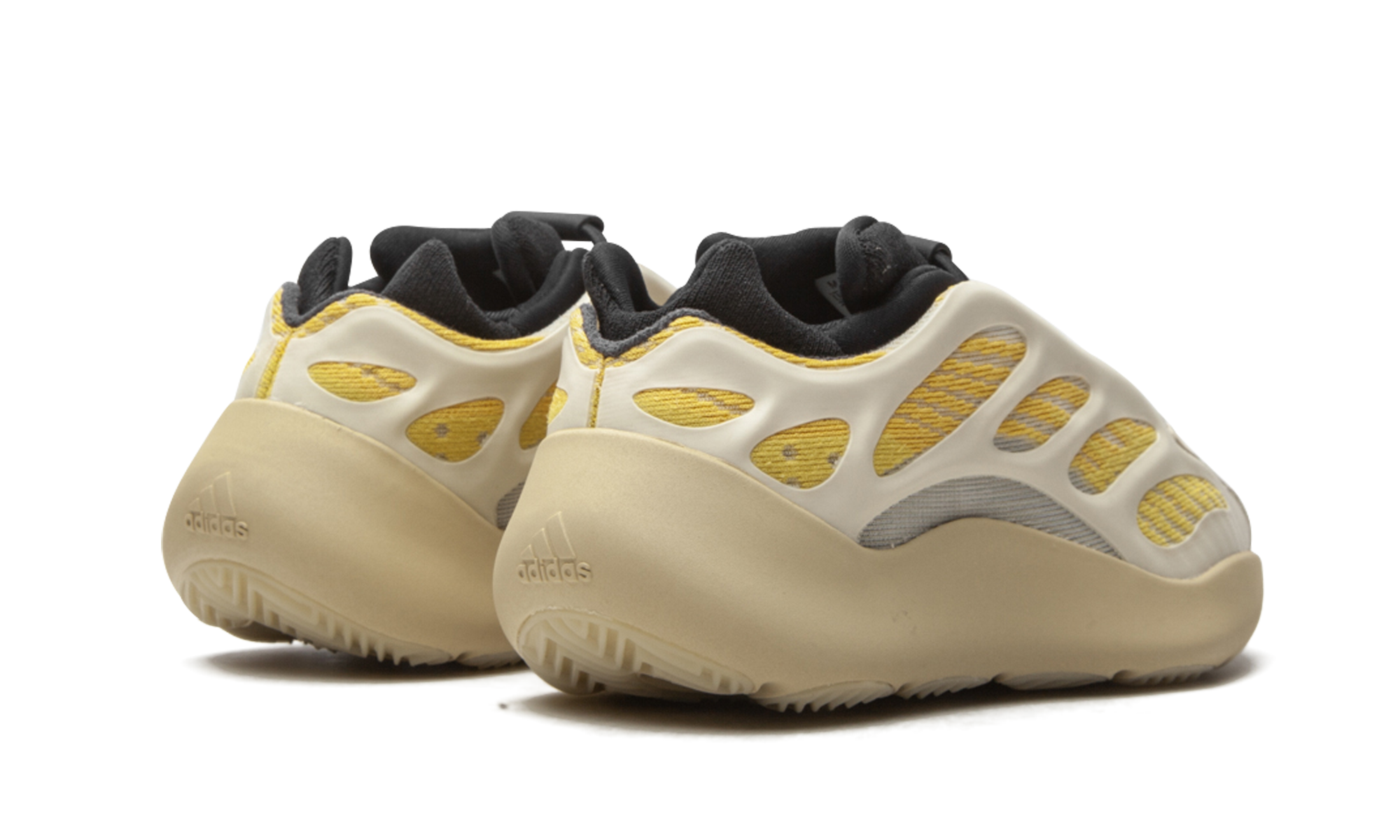 Yeezy 700 V3 "Safflower"