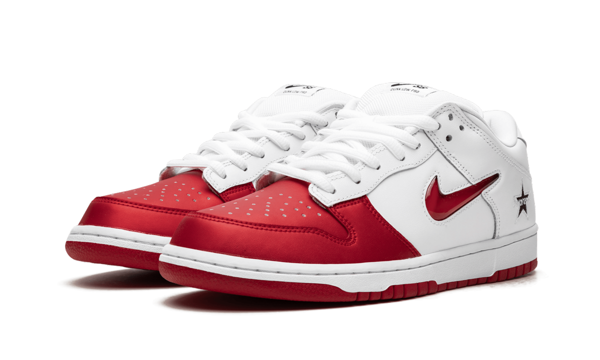 SB Dunk Low "Supreme - Jewel Swoosh Rojo/Blanco"