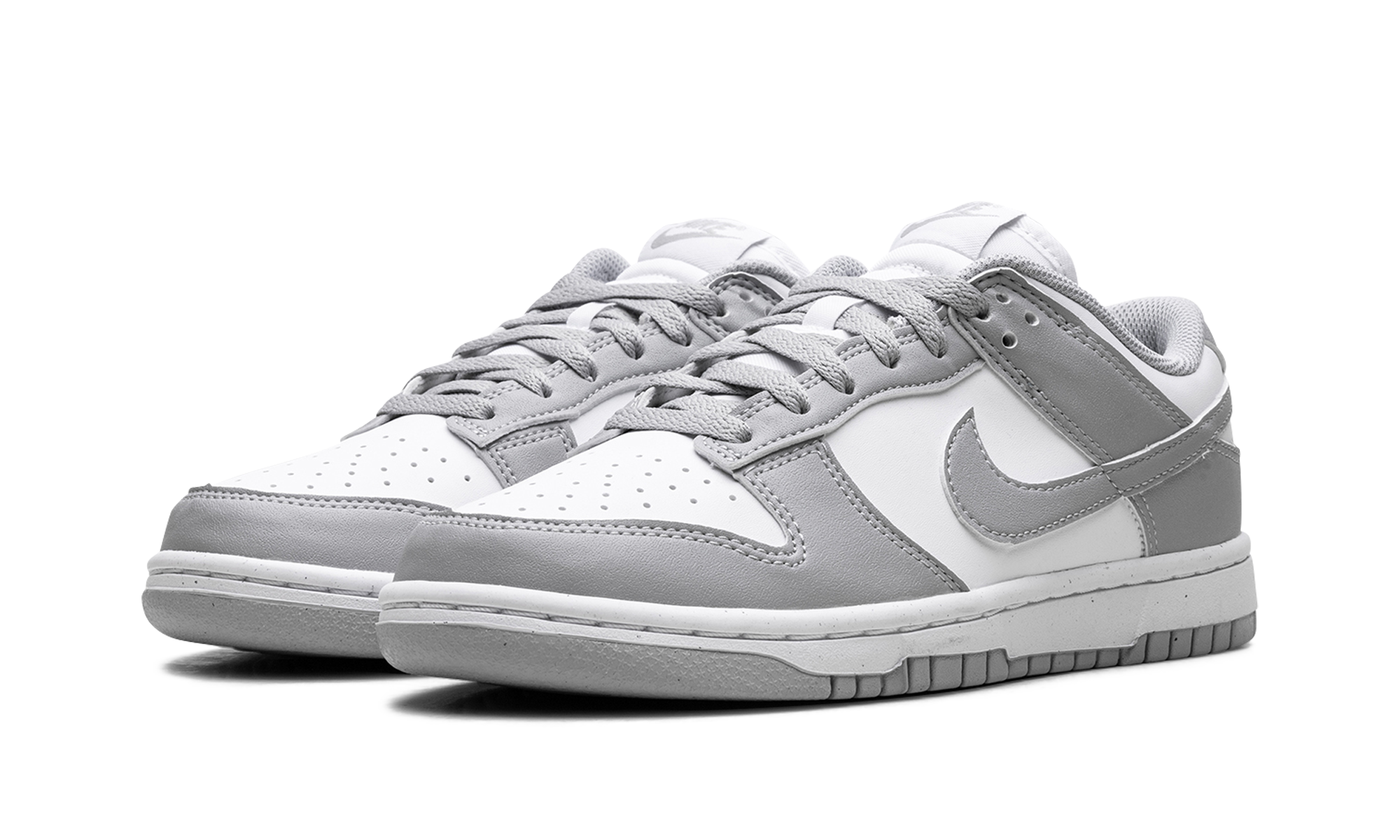 Dunk Low Next Nature WMNS "Light Smoke Grey"