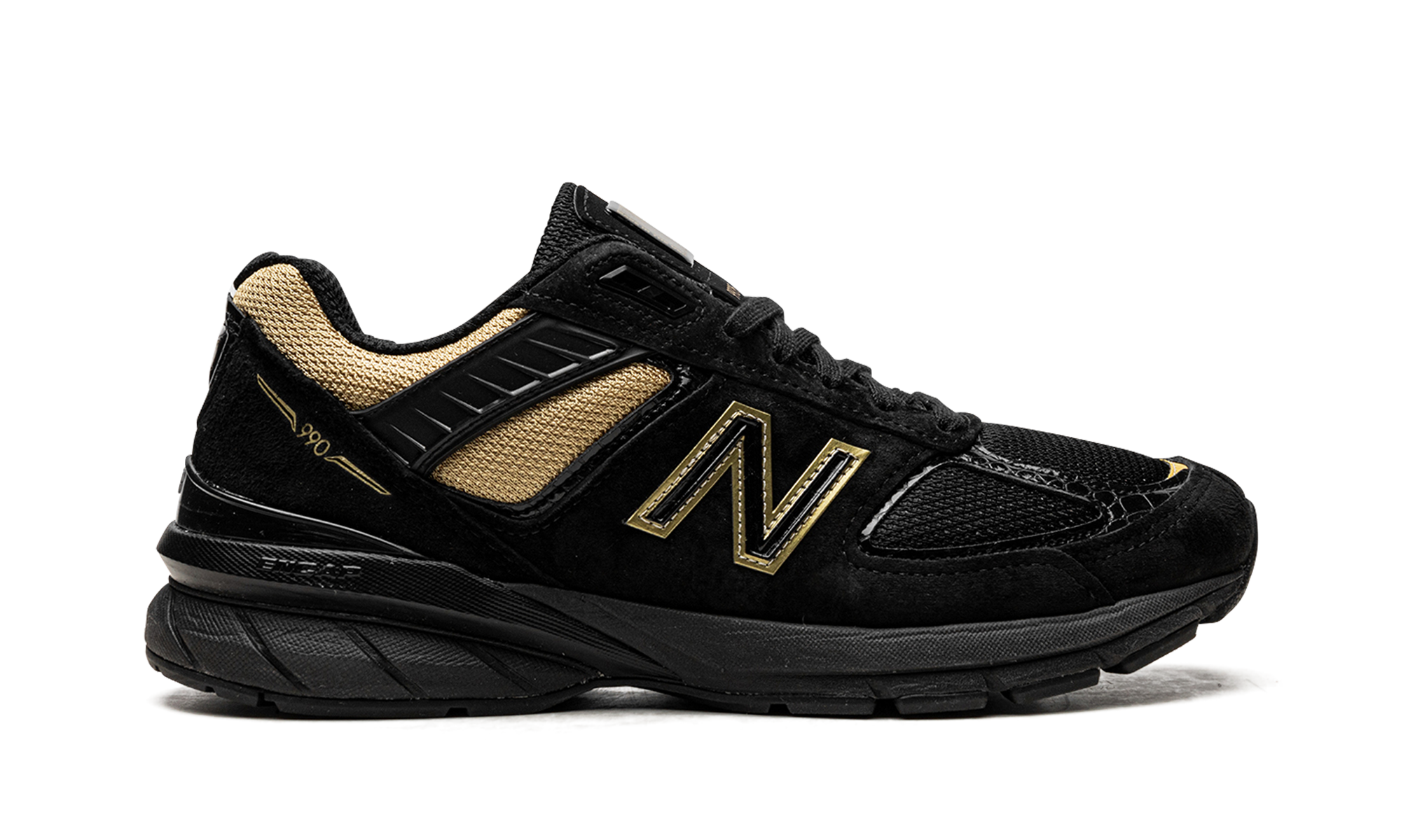 990v5 "Black / Gold"