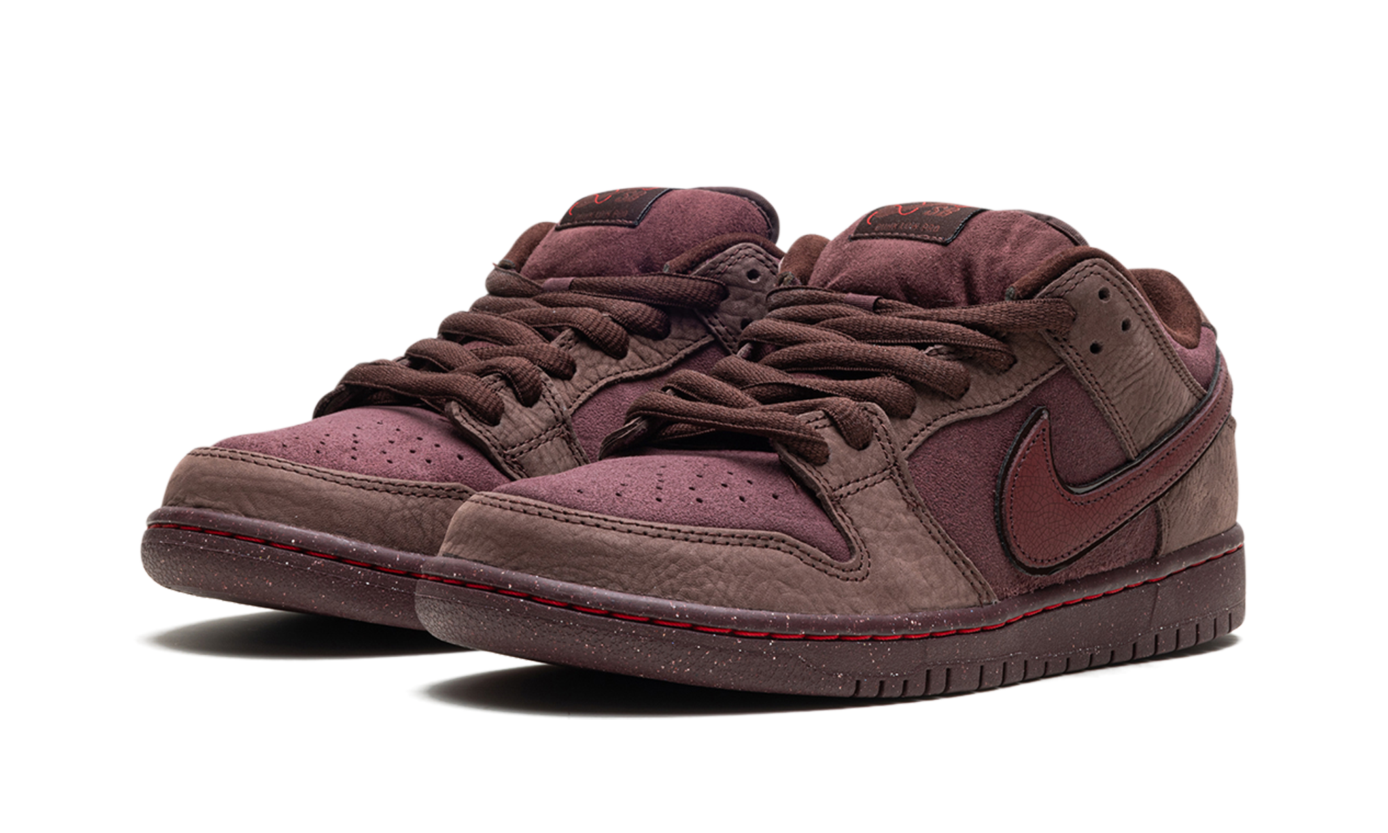 SB Dunk Low "Ciudad del Amor"